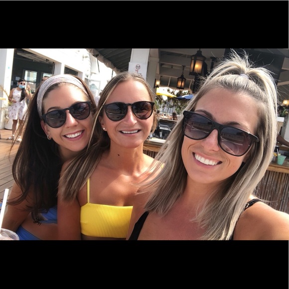 Meet your Posher, Lacey - Picture 4 of 6